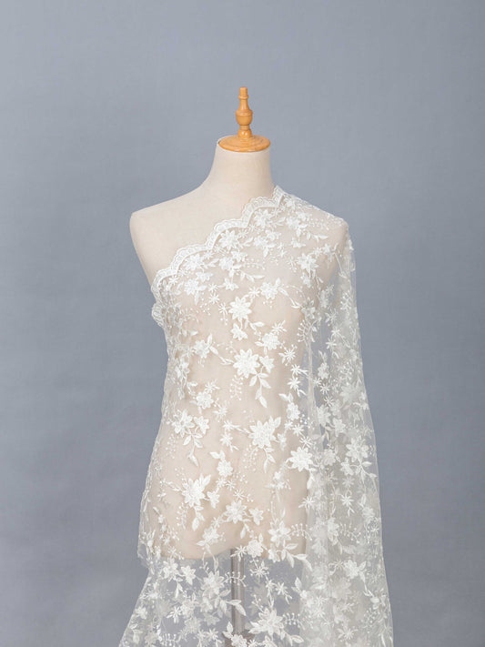 Brudspetstyg - Brud Bröllop Tyg  Spets Tyll Lydia Blommor med Spetsiga Blad Prickiga Slingor Blommigt Benvit 21