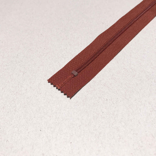 Dragkedja - RIRI Brun 18cm 31