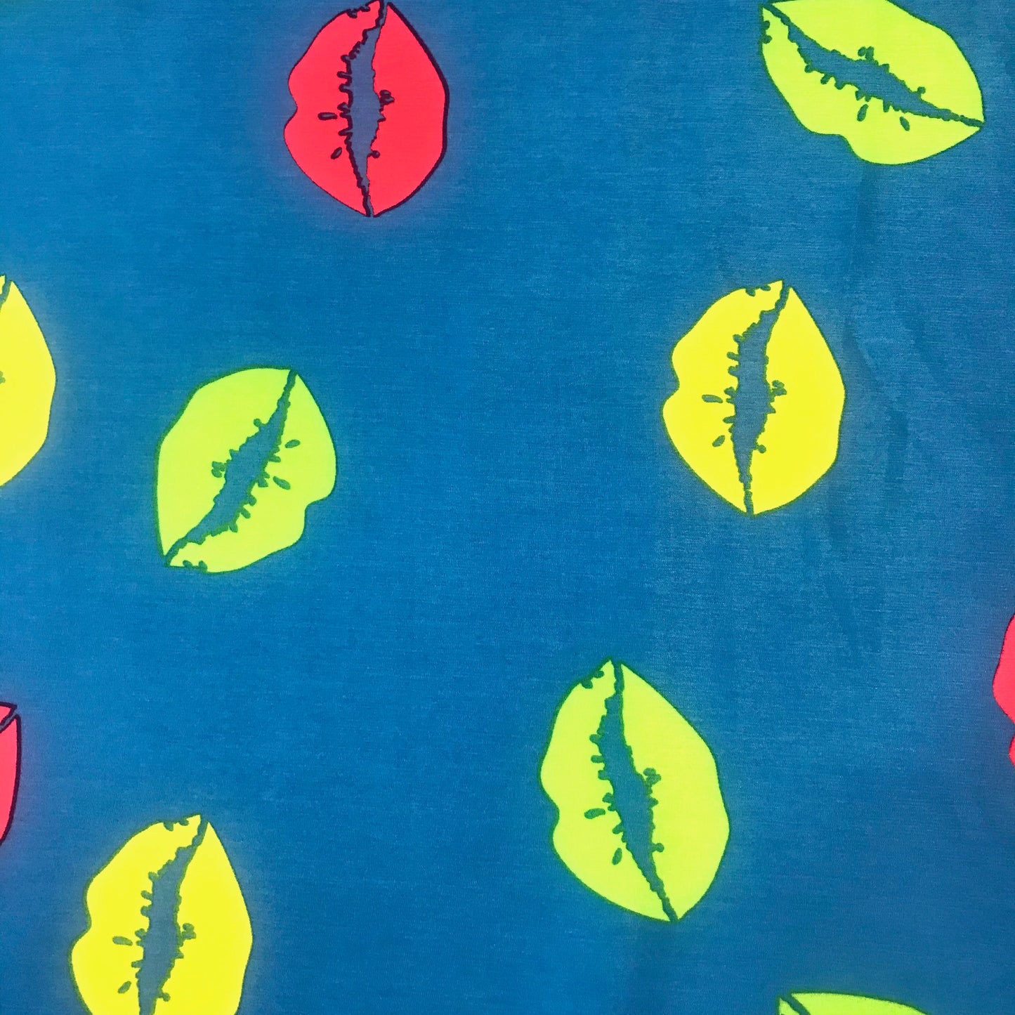 Fodertyg - Läppar Blå Röd Grön 16