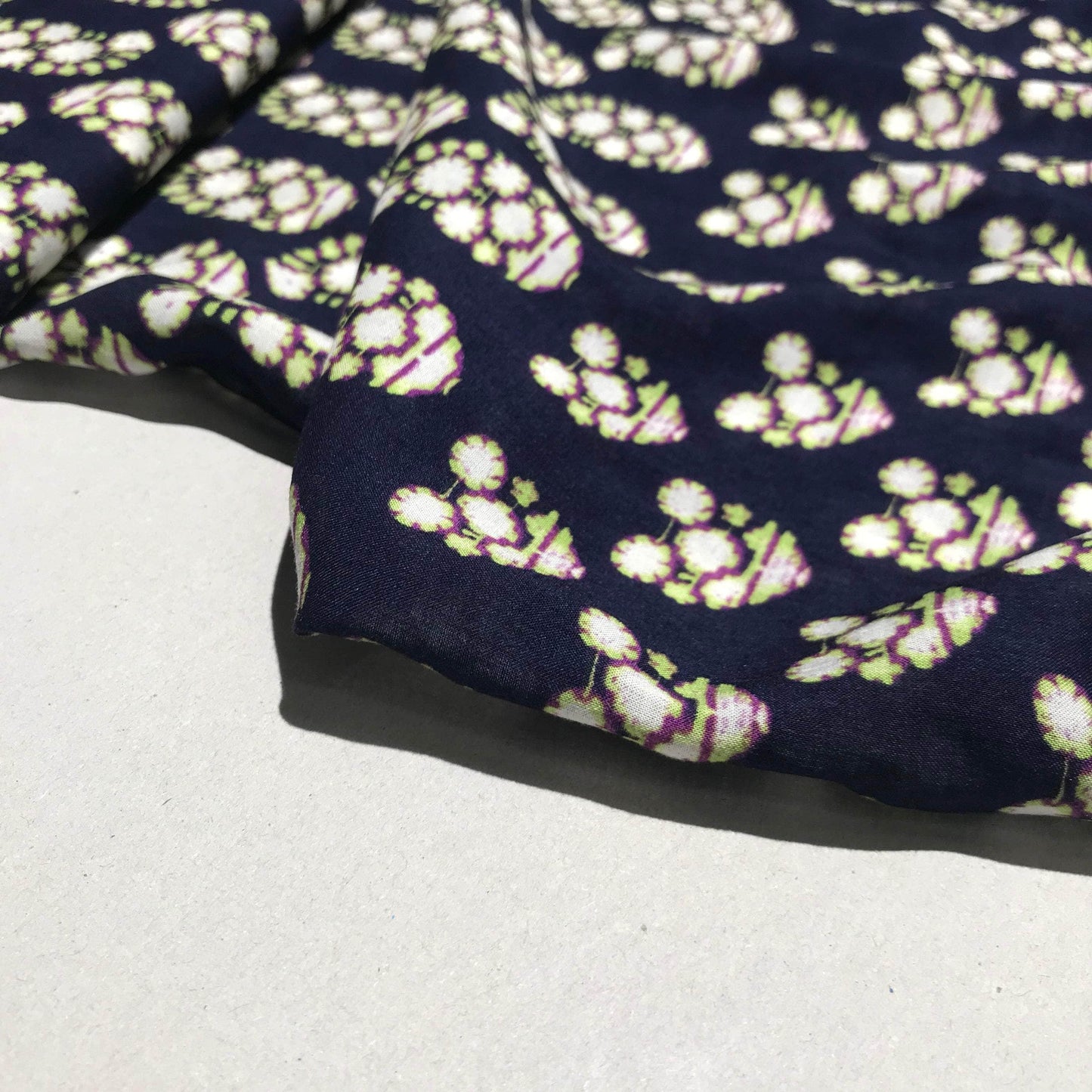 Mönstrade Modetyger - Mode Tyg Mjukt Viskos Blå Grön Lila 62