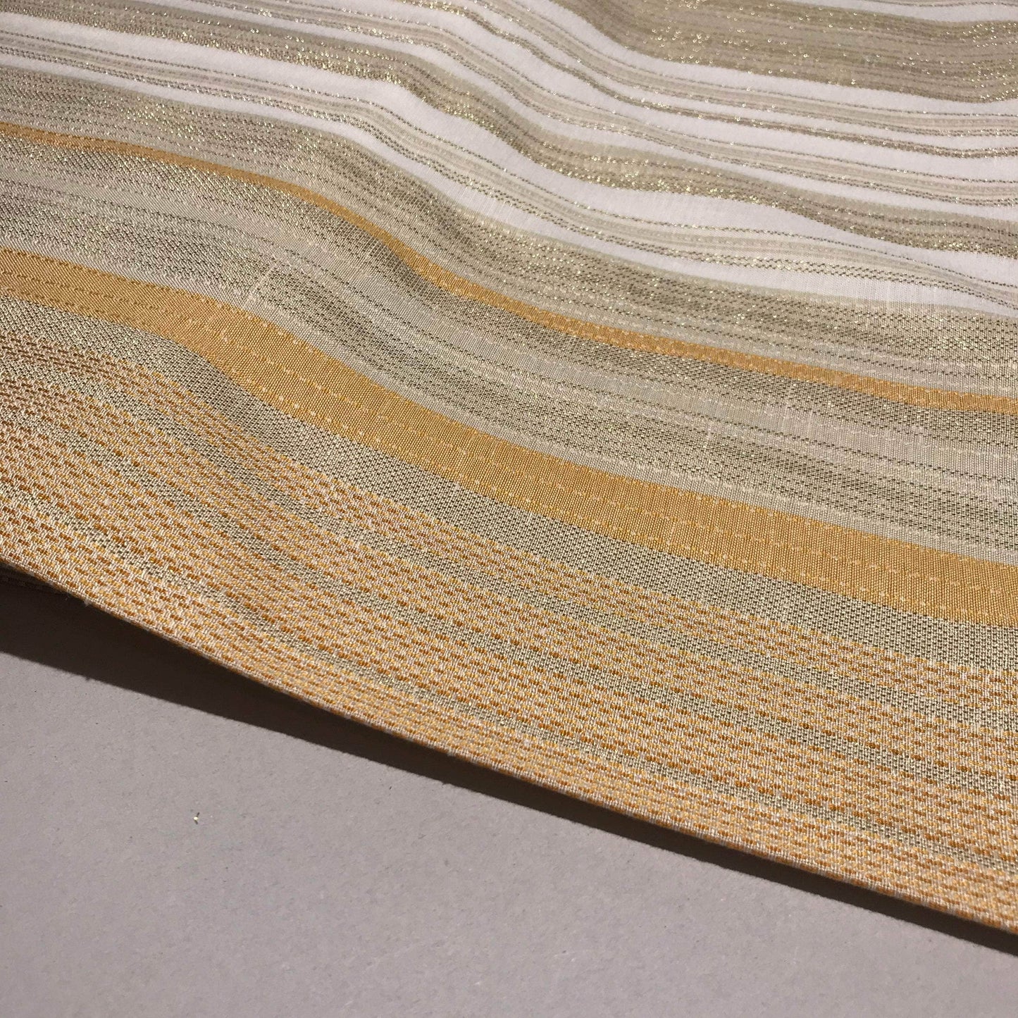 Mönstrade Modetyger - Bomull Lite Styv Skimmer Guld Benvit Beige Randigt 64