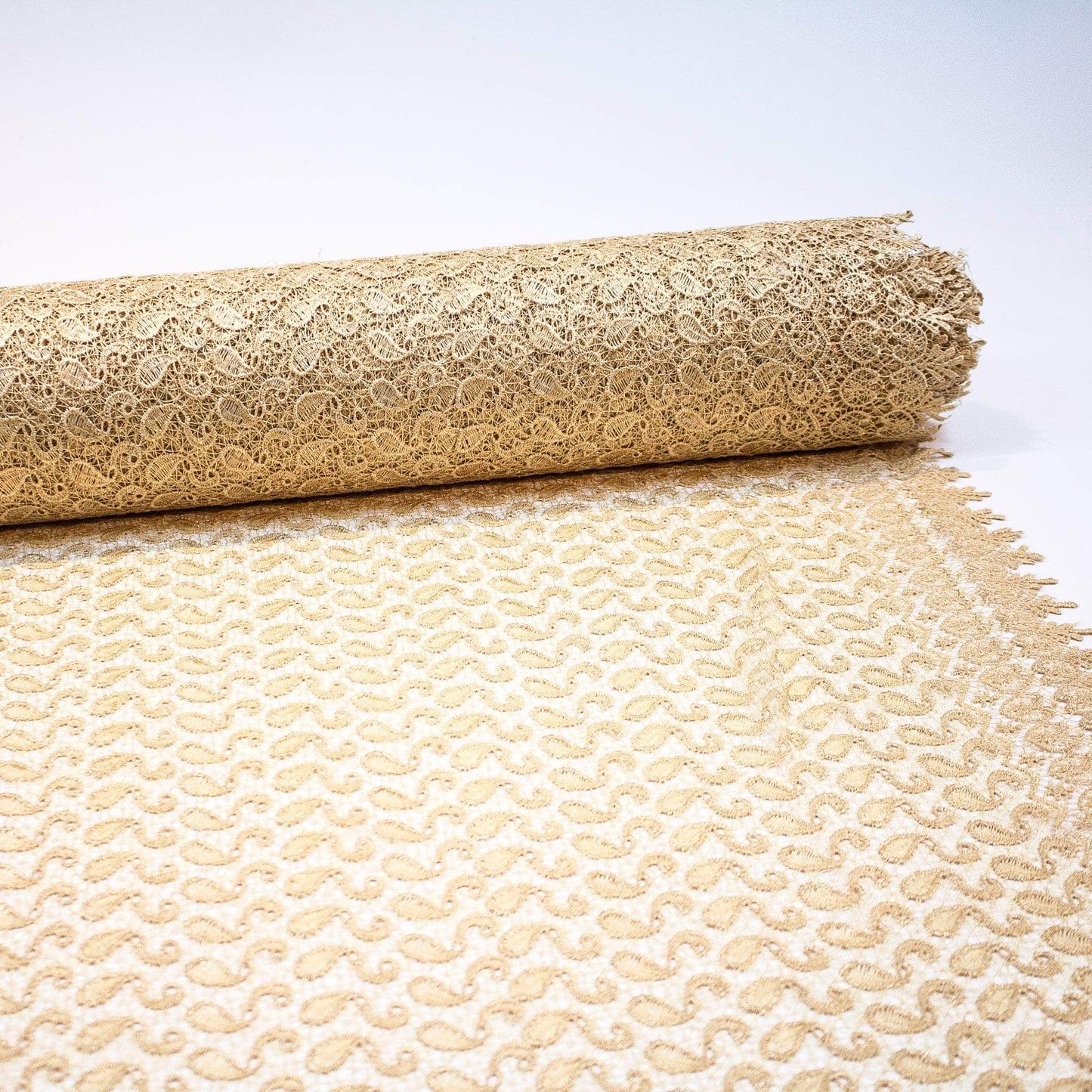 Spetstyg - Spets Beige Guld Paisley 8
