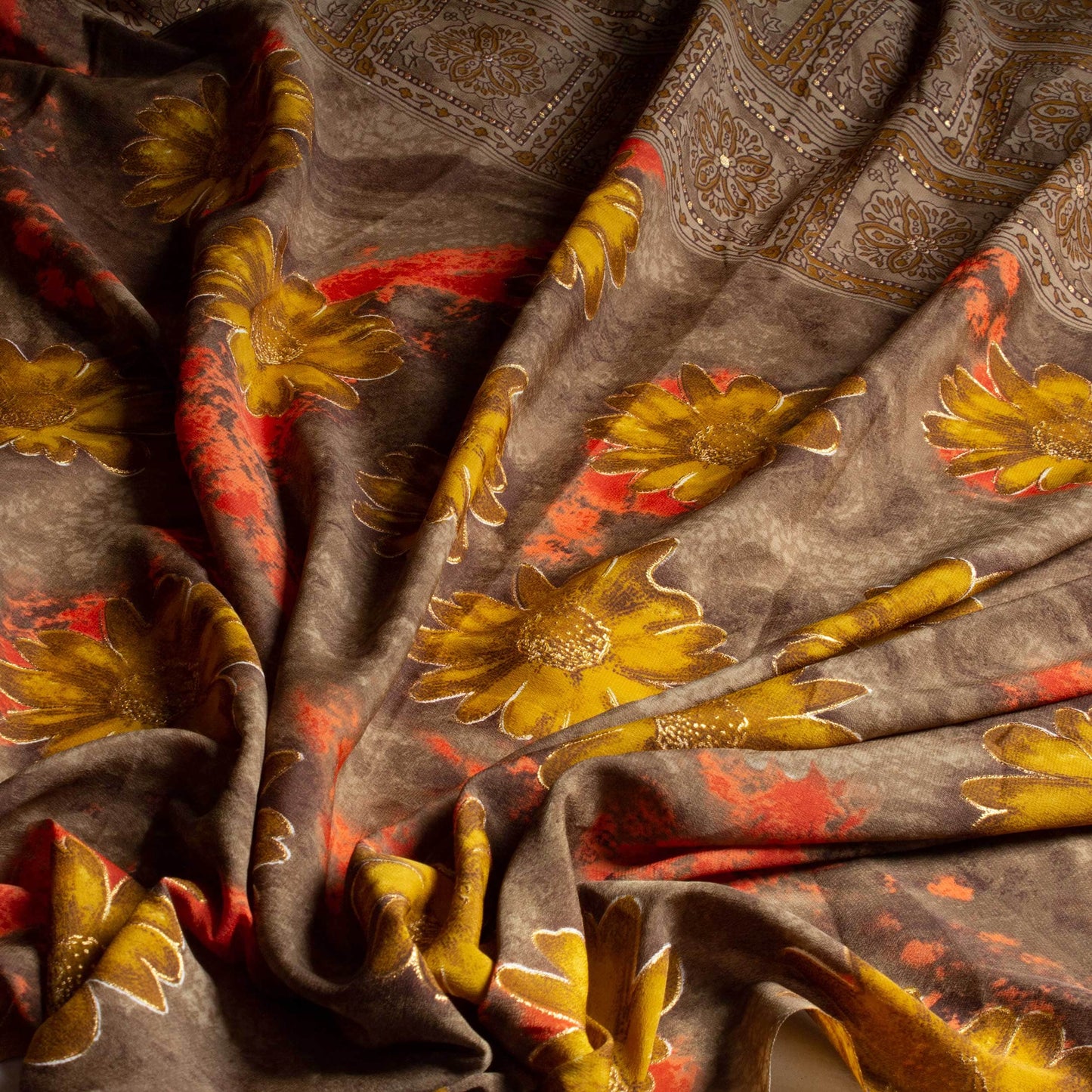 Mönstrade Modetyger - Crepe Mode Tyg Skimmer Guld Brun Röd Gul Blommigt 88