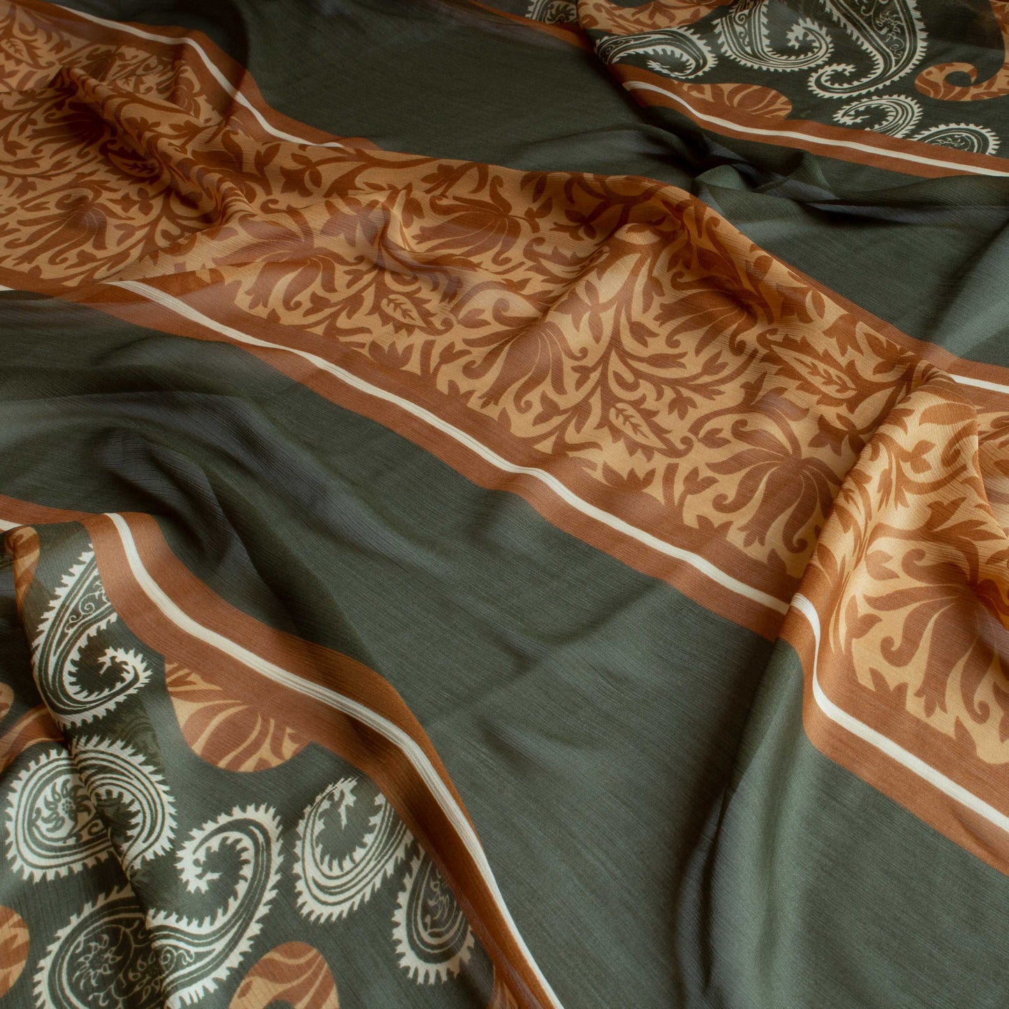 Mönstrade Chiffongtyger - Chiffong Grön Brun Blommigt Benvit Paisley Border 102