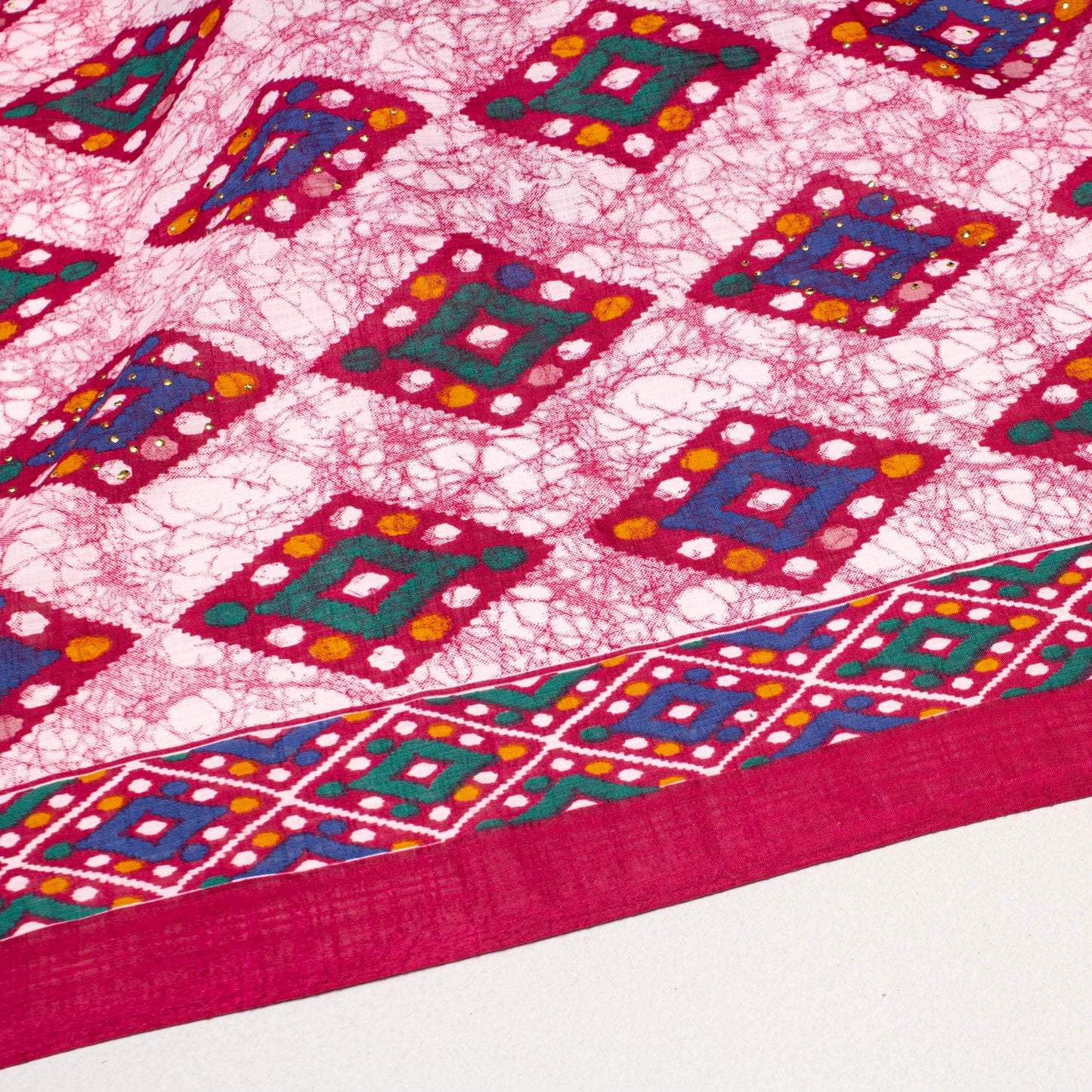 Mönstrade Modetyger - Tyg Röd Gul Grön Lila Rosa Rapport 139