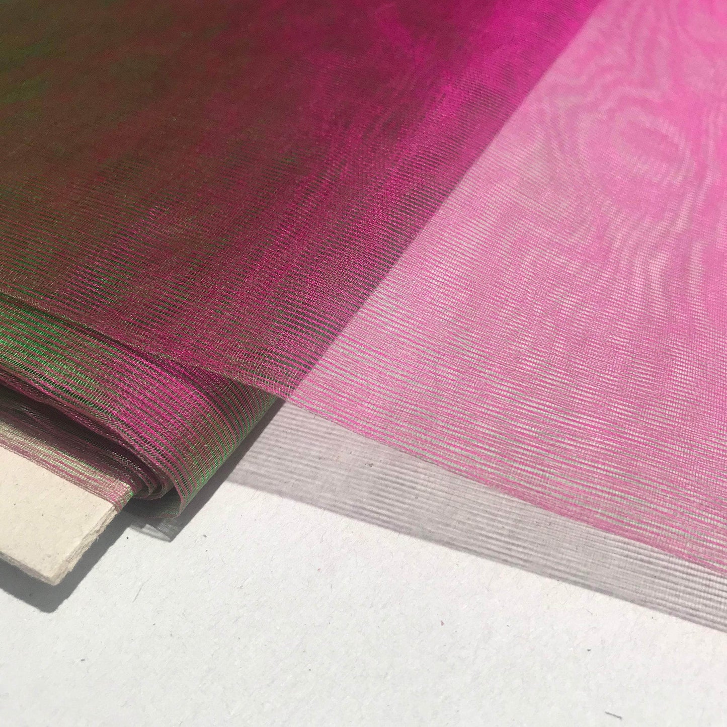 Sidenorganzatyg - Skiftar Färg Grön Cerise Rosa 2