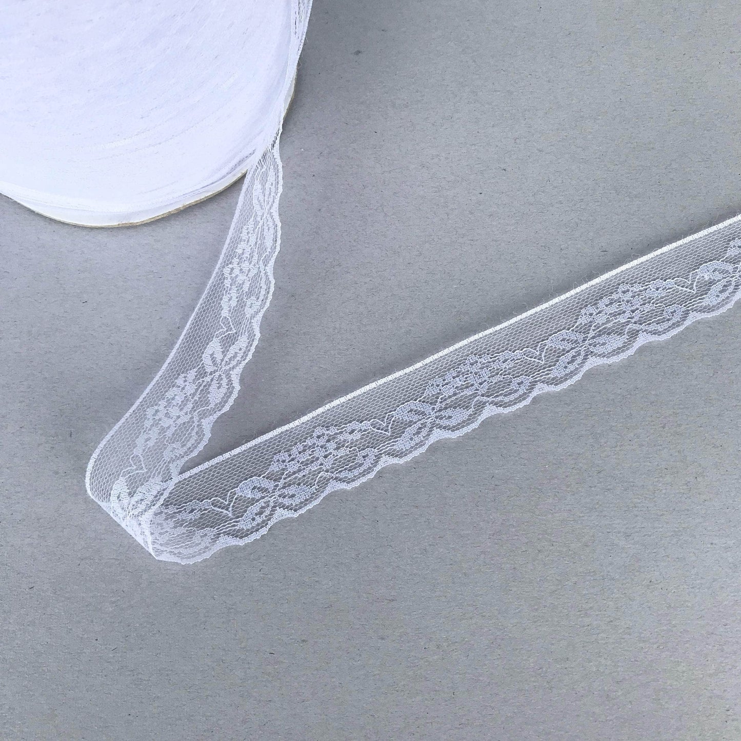 Spetsband - Band Tygband Chantilly Spets Vit Kärleksdryck 9