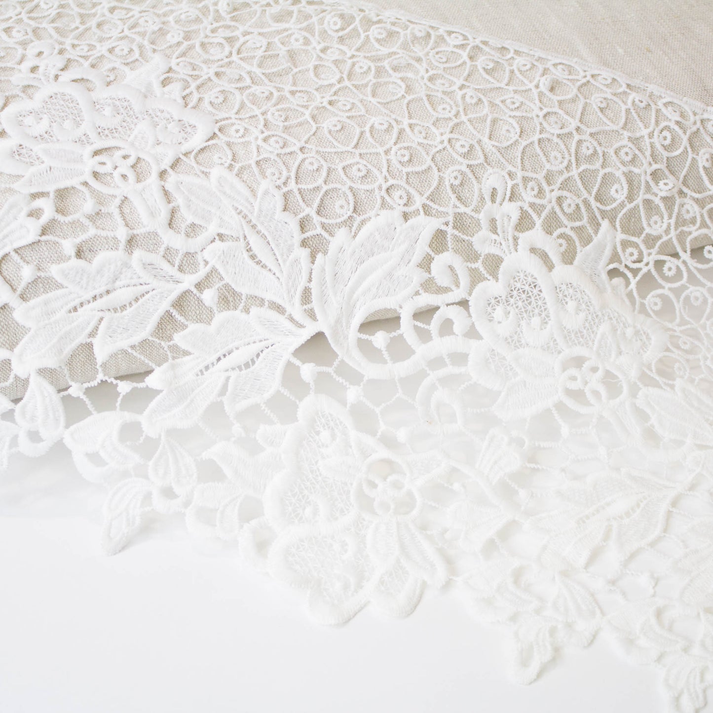 Broderade Spetsband - Knypplad Spets Vit Ultrabred Blommor & Bladslingor 6