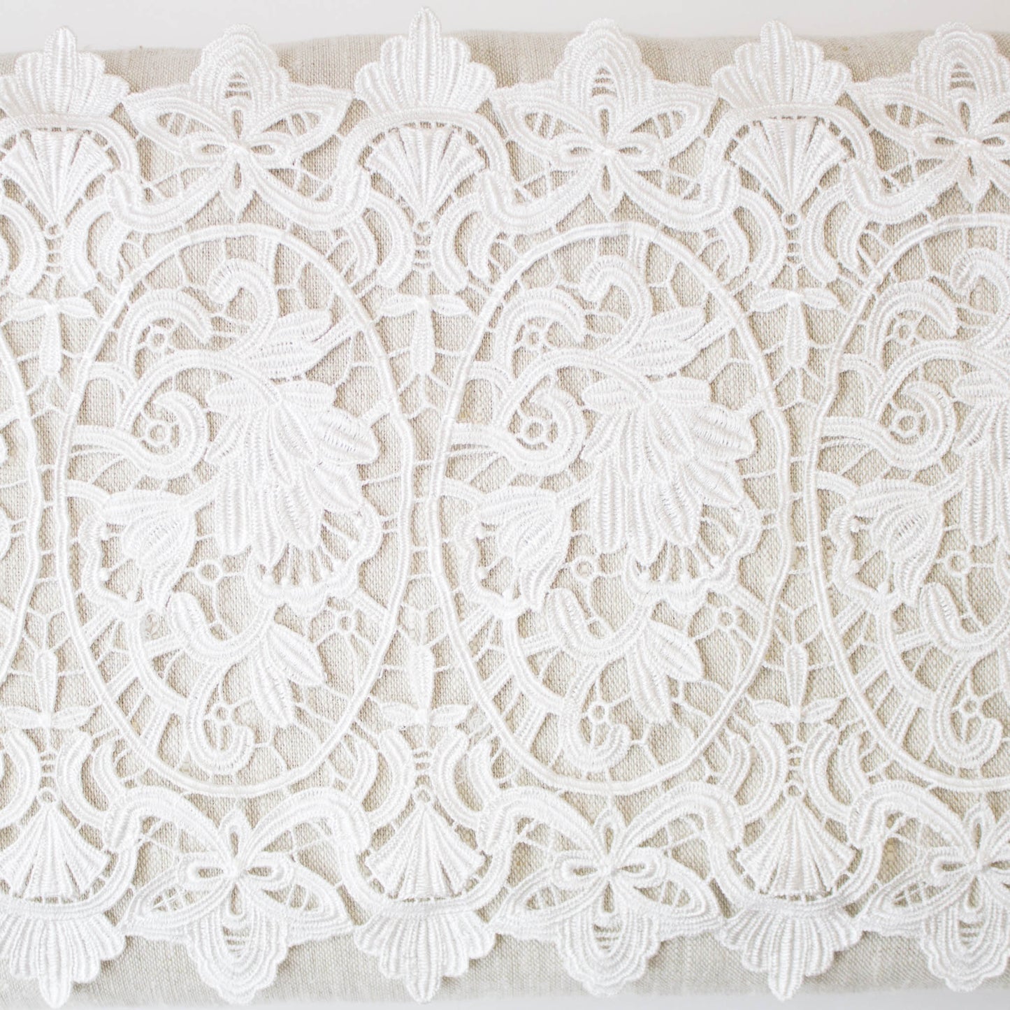 Broderade Spetsband - Knypplad Spets Vit Ultrabred Ovaler Med Blommor 15
