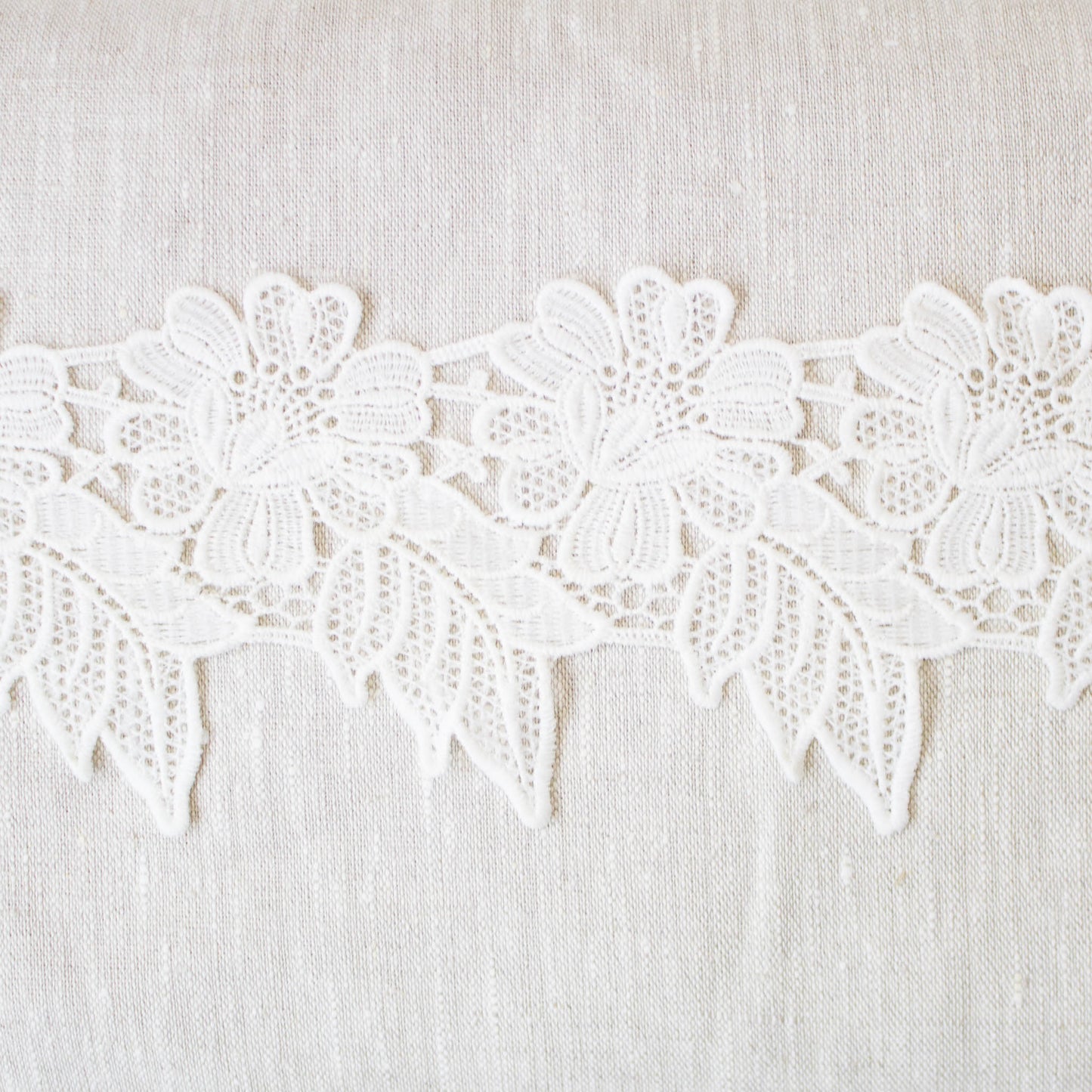 Broderade Spetsband - Band Brud Bröllop Knypplad Spets Benvit Blommigt Med Stora Blad 22