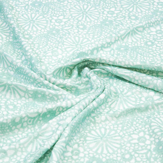 Mönstrat Paljettyg - Gröna Blommor & Blad På Benvit Lycra