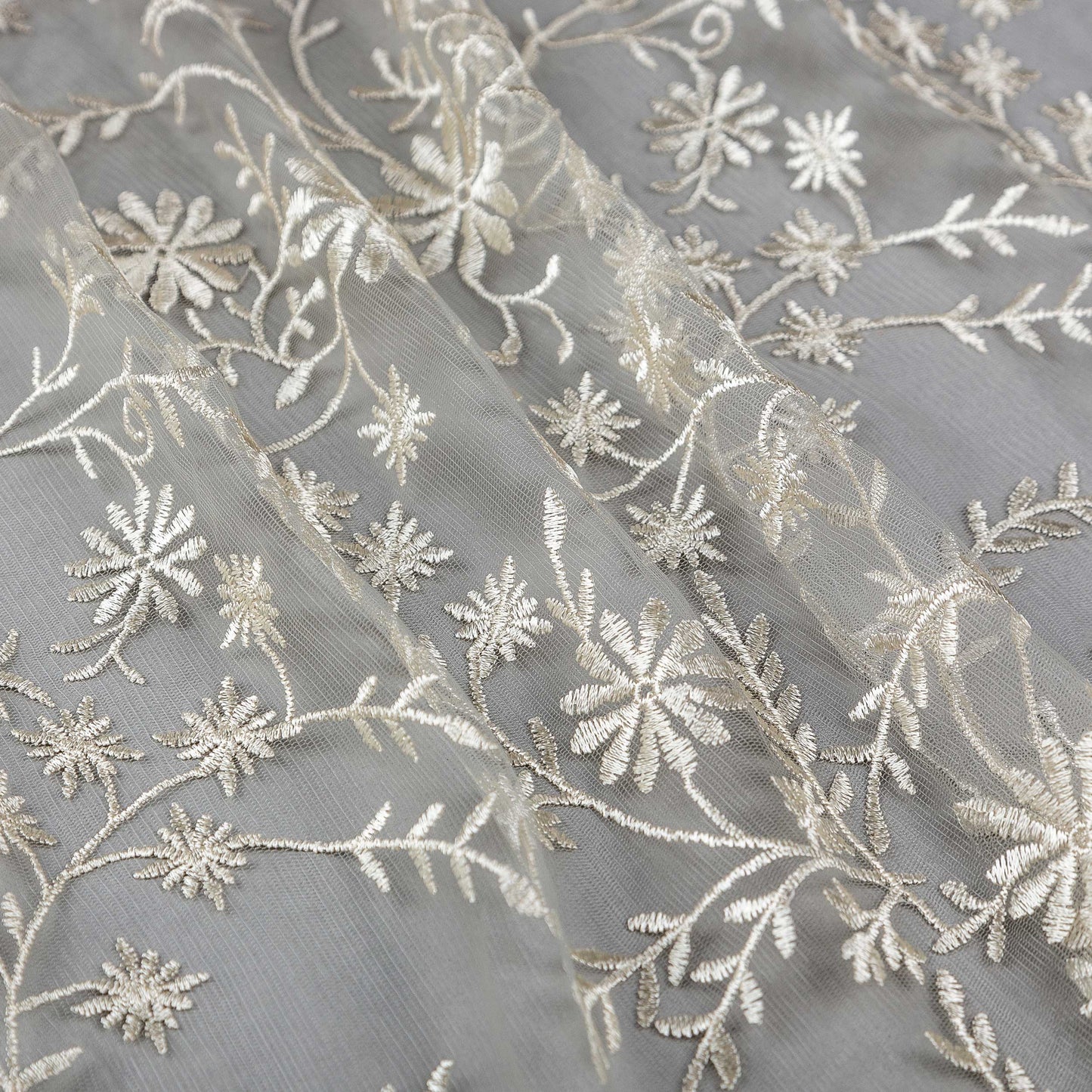 Broderat Tylltyg - Tyg Festyg Tyll Spets Fernanda Smala Blommor och Blad Blommigt Beige Grå 21