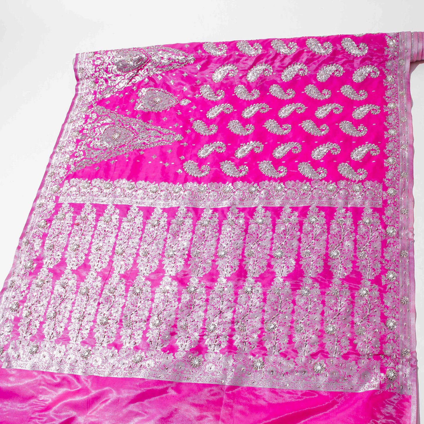Sari - Cerise Chiffong Silver Paljetter 25