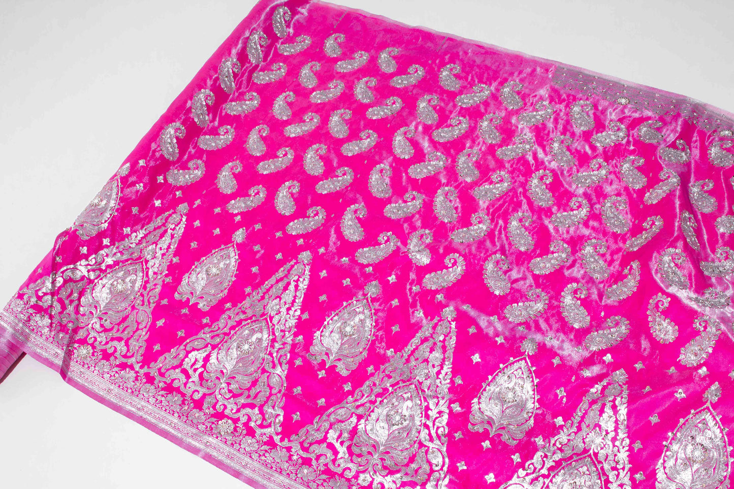 Sari - Cerise Chiffong Silver Paljetter 25