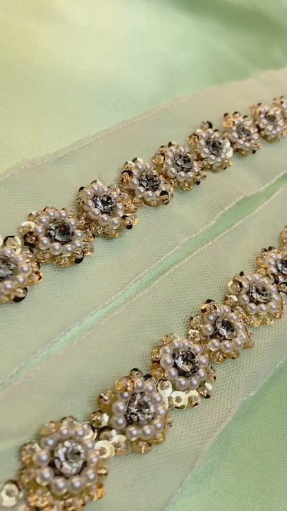Pärlband - Aurora - Guld Paljetter Kristall Vita Pärlor 40