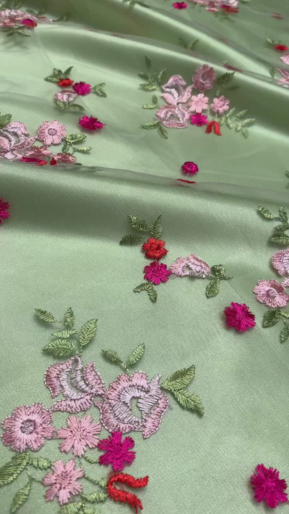 Broderat Tylltyg - Tyg Tyll Spets Spetstyg Rosa & Aprikos & Röda Blommor På Benvit Tyll