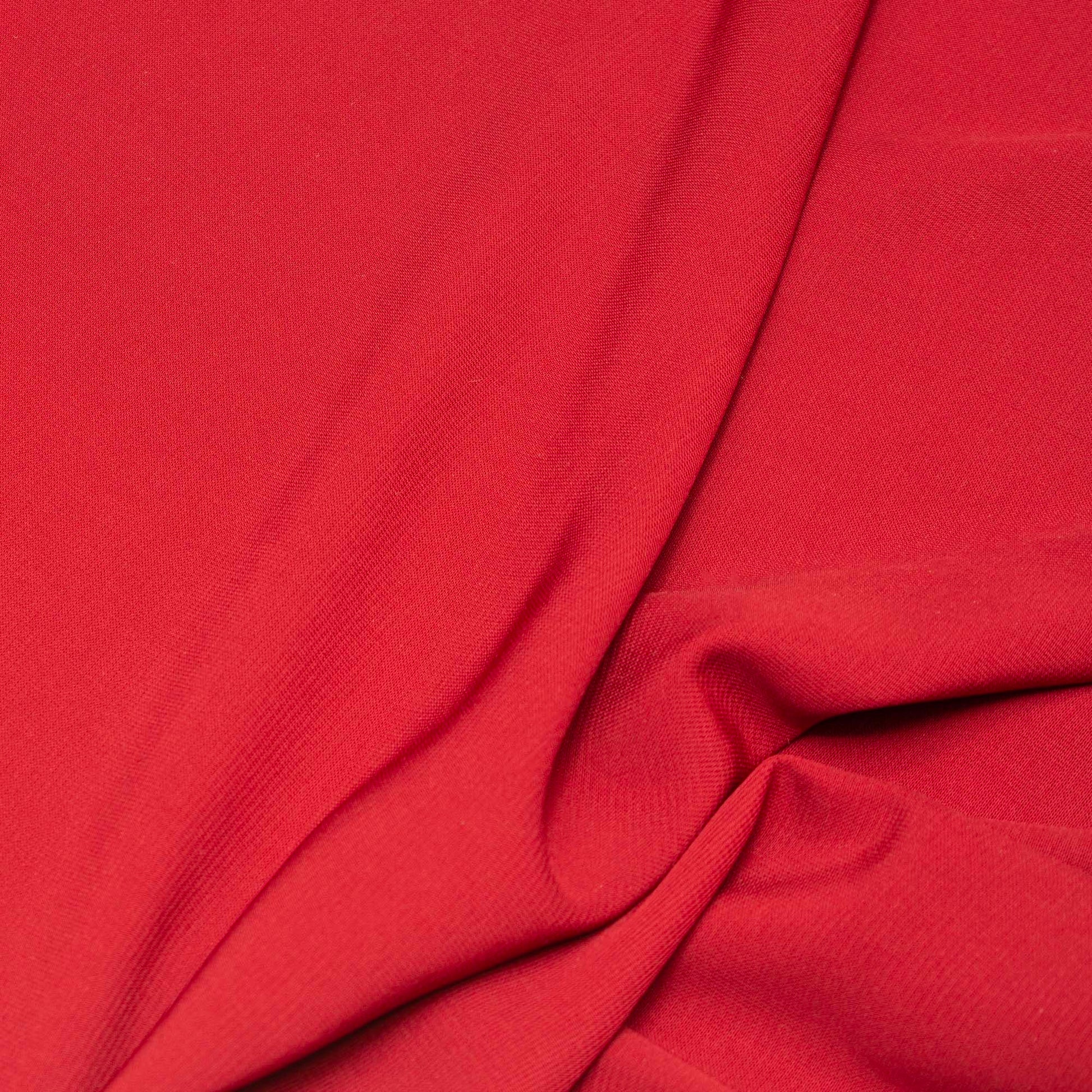 Chiffongtyg röd vinröd färg 140 cm brett 90 % polyester 10 % viskos lätt och följsamt tyg

