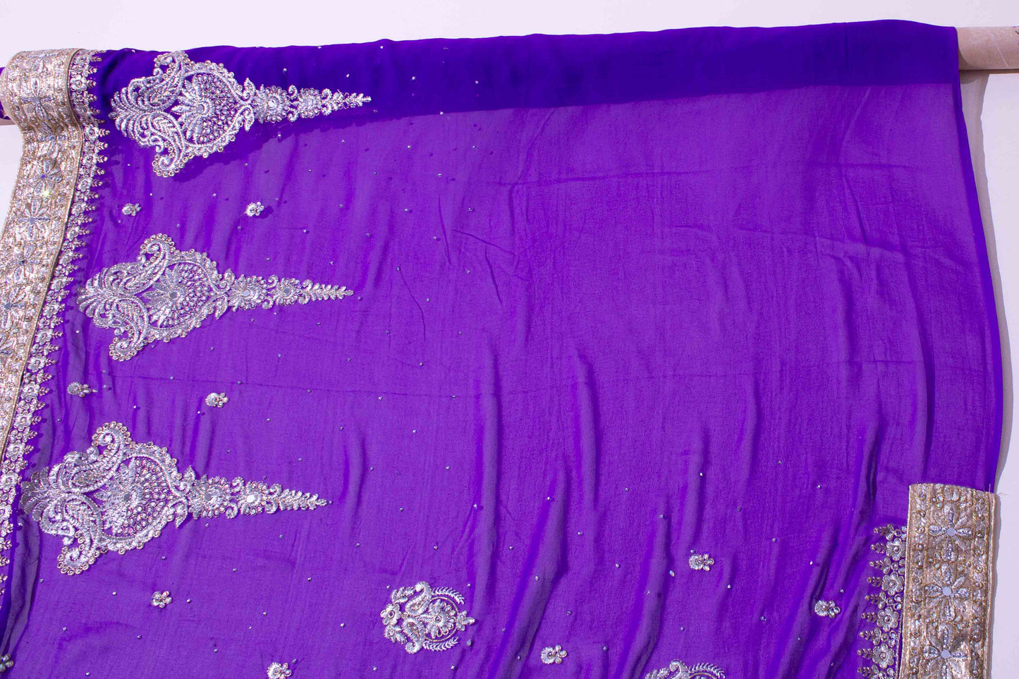 Sari - Lila Chiffong Guld Brodyr Silver Strass 30